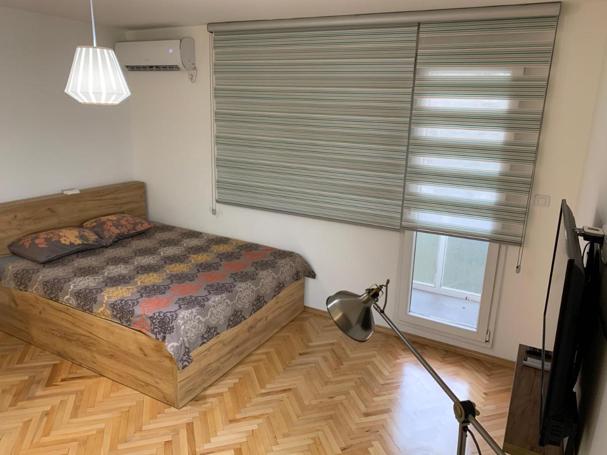 Clock Tower Apartments 波德戈里察 外观 照片